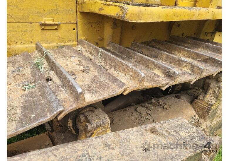 caption 1976 CATERPILLAR D7G DOZER WITH WINCH
