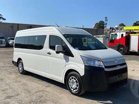 Toyota Hiace 12 Seater - picture0' - Click to enlarge