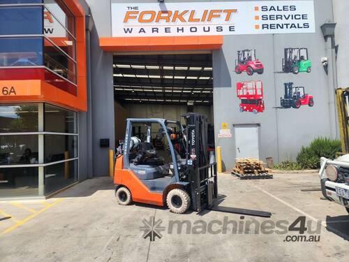 Toyota 2.5T Container Mast Forklift