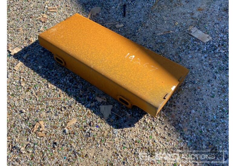 caption Unused Captok Dingo Mounting Plate to suit Skidsteer Loader