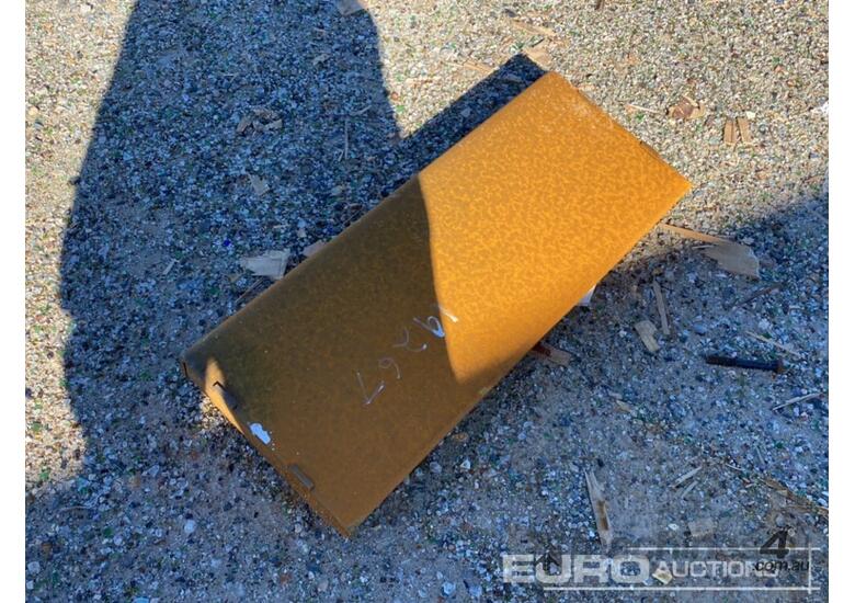caption Unused Captok Dingo Mounting Plate to suit Skidsteer Loader