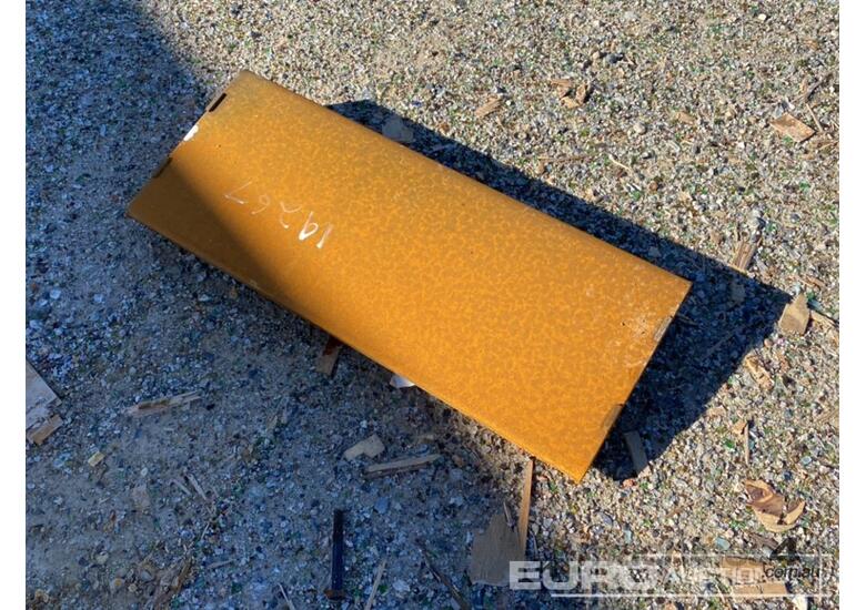 caption Unused Captok Dingo Mounting Plate to suit Skidsteer Loader