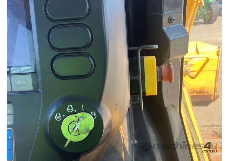 caption 2013 Komatsu D65WX-17 Tracked Dozer