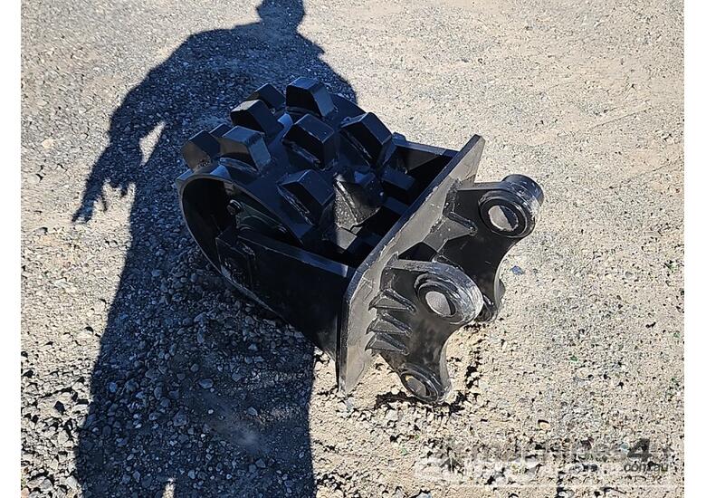 caption Unused Captok Compaction Wheel To Suit CAT 305 Excavator