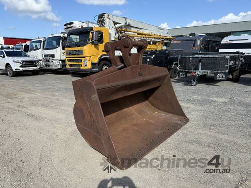 caption GP Tilt Bucket