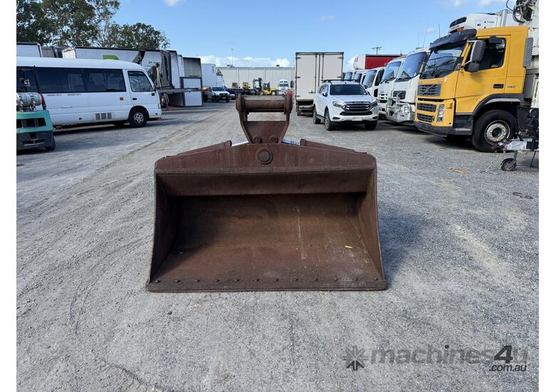caption GP Tilt Bucket