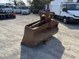 GP Tilt Bucket - picture1' - Click to enlarge