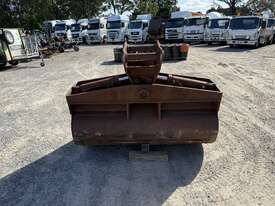 GP Tilt Bucket - picture2' - Click to enlarge