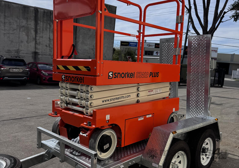 2025 New Snorkel 19ft Lithium Electric Scissor Lift Trailer image 4