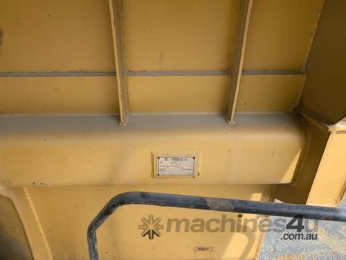 caption 2007 Caterpillar 770E Dump Truck
