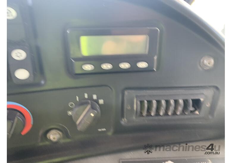 caption 2007 Caterpillar 770E Dump Truck