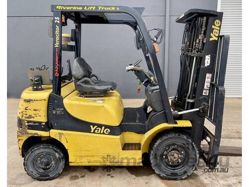 caption YALE GLP25TK Counterbalance Forklift