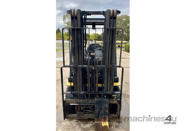 caption YALE GLP25TK Counterbalance Forklift