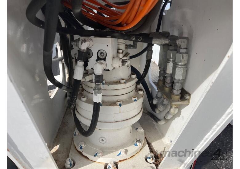 caption 2015 Mitsubishi Fuso Fighter FK600 EWP