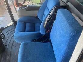 2013 NEW HOLLAND CR8090 COMBINE & 2013 NEW HOLLAND 840CD 40' DRAPER FRONT  - picture1' - Click to enlarge
