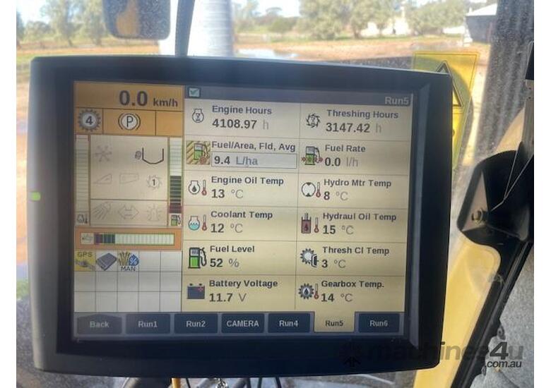 caption 2013 NEW HOLLAND CR8090 COMBINE & 2013 NEW HOLLAND 840CD 40' DRAPER FRONT