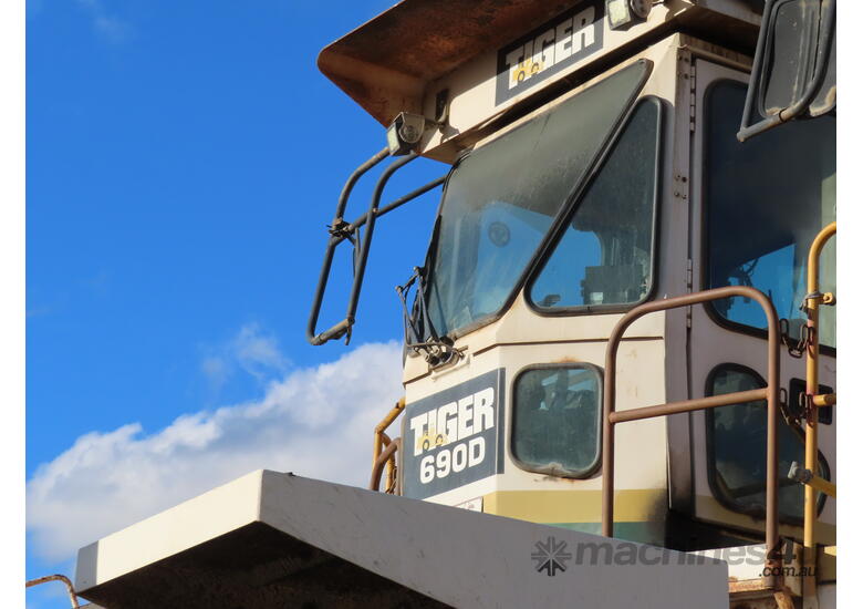 1996 Caterpillar Tiger 690D Wheeled Dozer