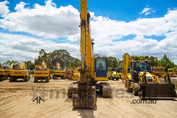 Komatsu PC220-7 Excavator Steel Tracked - 20t Long Reach for  