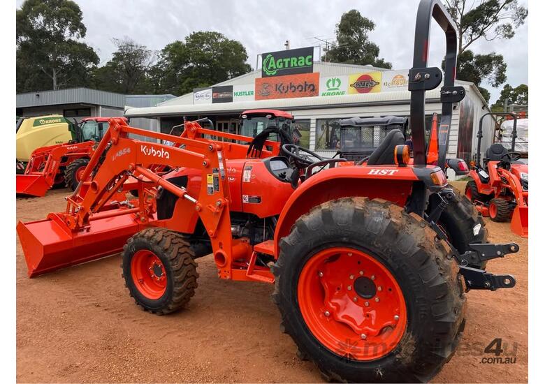 caption Kubota MX5200HD Tractor