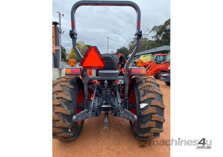 caption Kubota MX5200HD Tractor