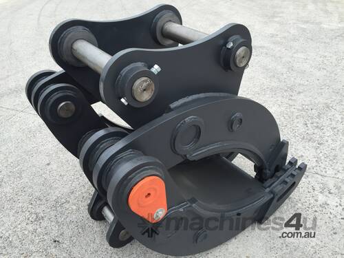caption BETTA BILT BUCKETS 30 TONNE MANUAL GRABS