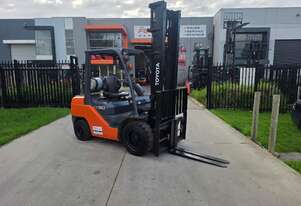 Used Toyota Forklift 3T with Tyne Positioners (Unit#:AU425)