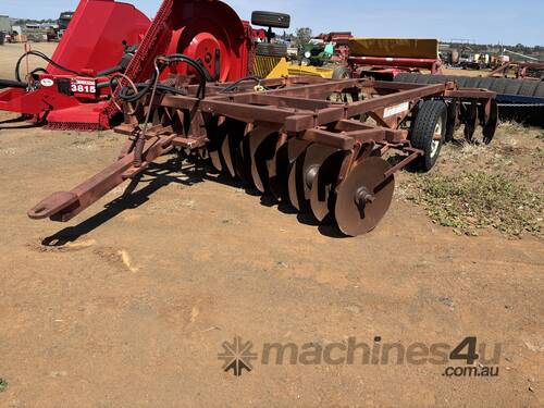 caption Napier Grassland 28 Disc Plough
