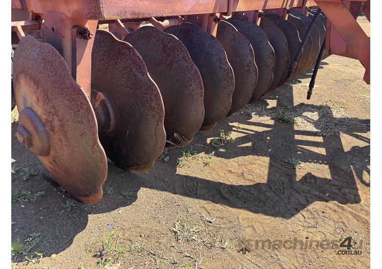 caption Napier Grassland 28 Disc Plough