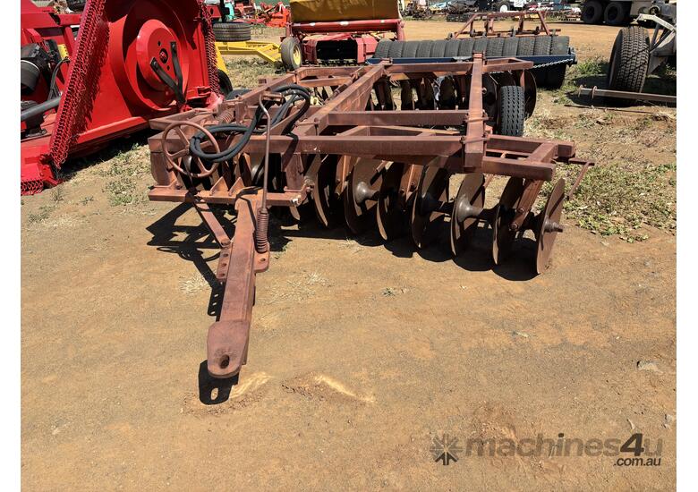 caption Napier Grassland 28 Disc Plough