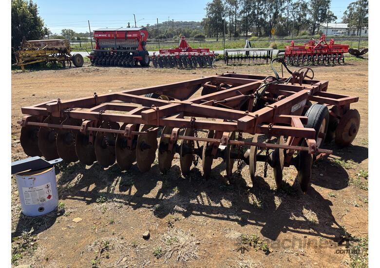 caption Napier Grassland 28 Disc Plough