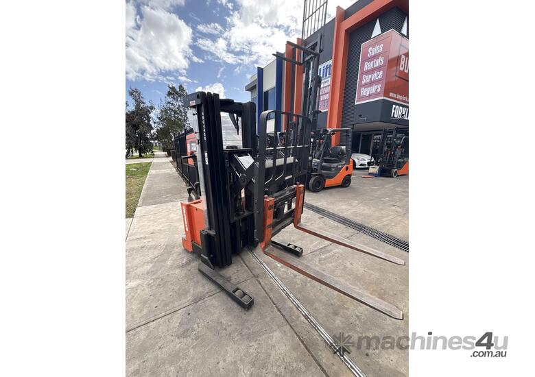 2015 Raymond Reach Walkie Stacker