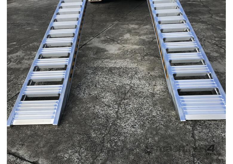 3.9m - 13Tonne Heavy Duty Steel Track,Rubber Pads on steel,Rubber Track & Rubber Tyre Machinery Load