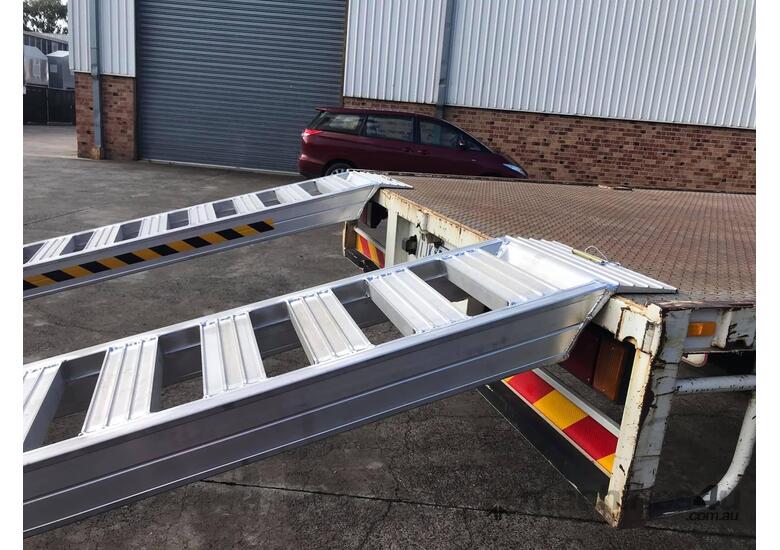 3.9m - 13Tonne Heavy Duty Steel Track,Rubber Pads on steel,Rubber Track & Rubber Tyre Machinery Load