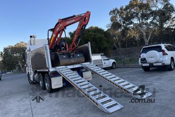 3.9m - 5Tonne Heavy Duty Rubber Track, Rubber Tyre Machinery Loading Ramps