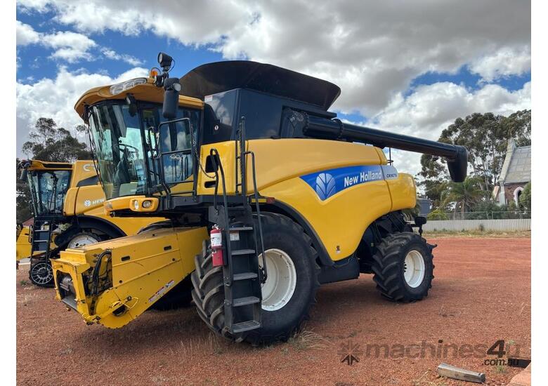 2009 NEW HOLLAND CR9070 COMBINE HARVESTER