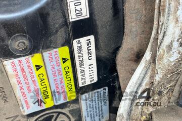 Isuzu 2012   NLR Crew Cab Tray