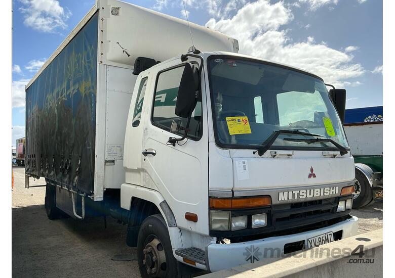 2002 Mitsubishi Fuso Fighter Curtainsider