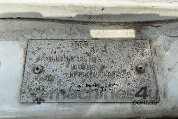 2002 Mitsubishi Fuso Fighter Curtainsider