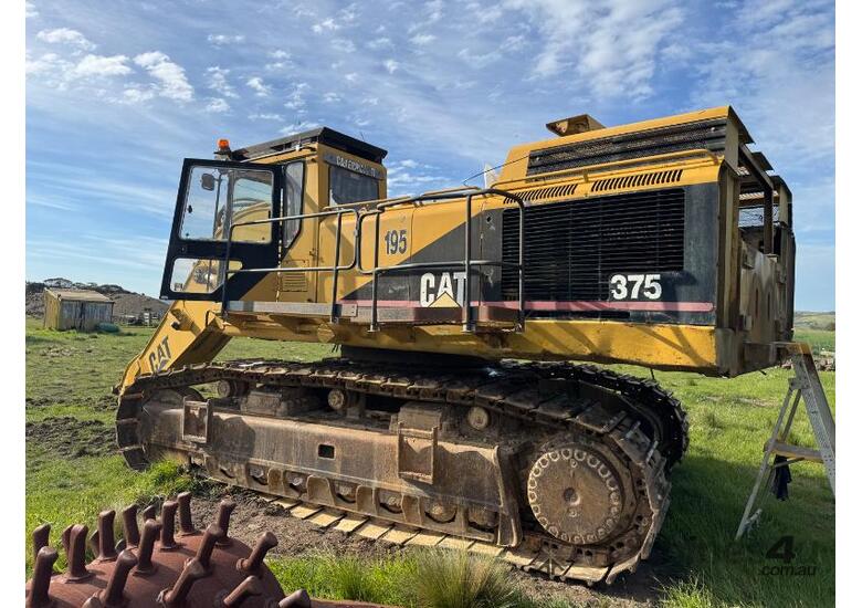 CAT 375 Excavator