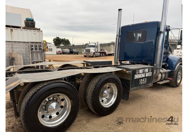 Kenworth T300 Truck