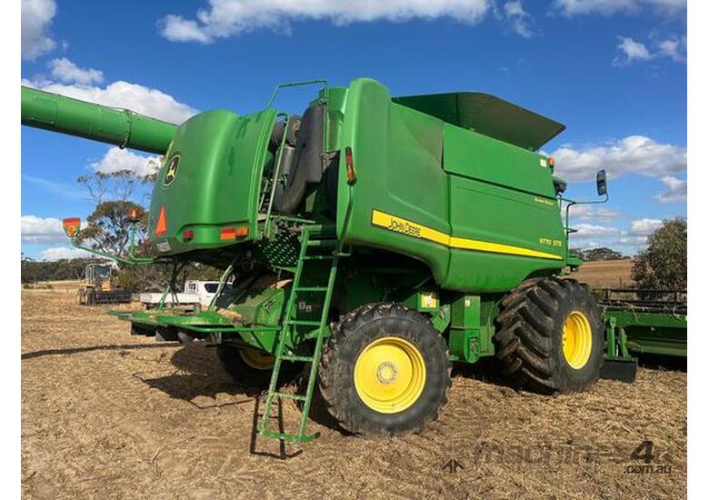 2011 John Deere 9770 STS Combines