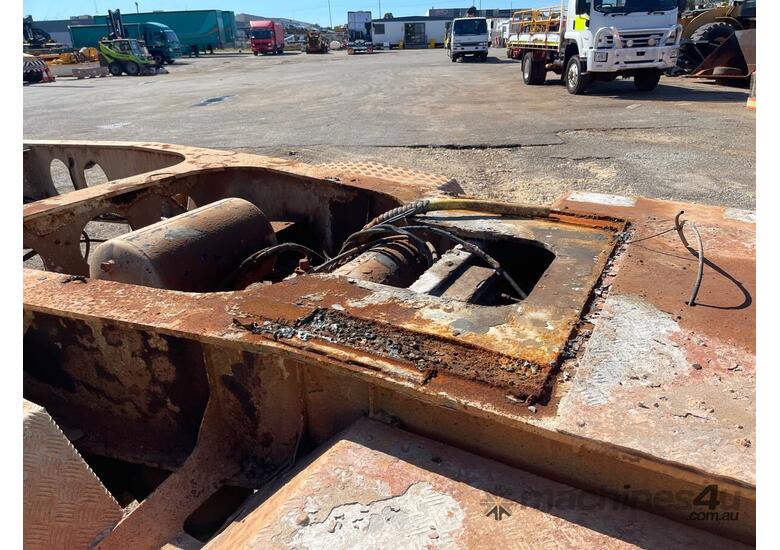 2014 BTE Tri Semi Chassis