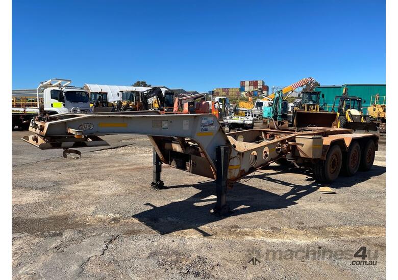 2014 BTE Tri Semi Chassis