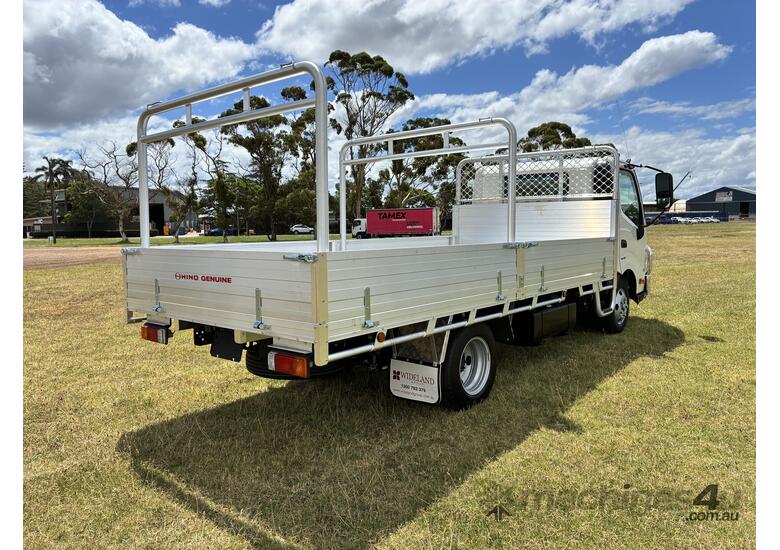 2025 Hino 616 AT 3430 WIDE TRADEACE  Tray