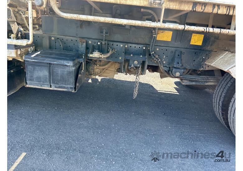 2017 Isuzu NLR 45-150 Tipper