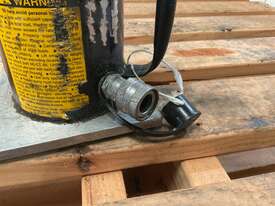 SPX Power Team Aluminium 55 Ton Model C Hydraulic Rescue Jack - picture1' - Click to enlarge