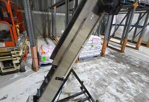 Elevator Conveyor with Slats