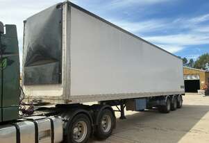 2006 Lucar Triaxle Insulated Pantech B Trailer
