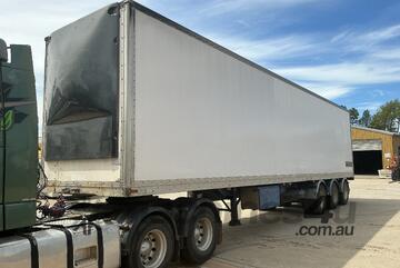 2006 Lucar Triaxle Insulated Pantech B Trailer