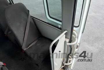 Mitsubishi 2021   Rosa Bus